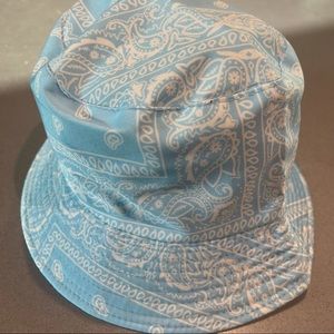 Paisley reversible bucket hat
